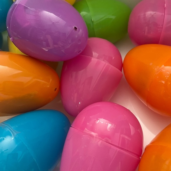 Jumbo Bundle of 18 Pre-Stuffed Easter Eggs, Filled With Toys. All New Items - Picture 2 of 3